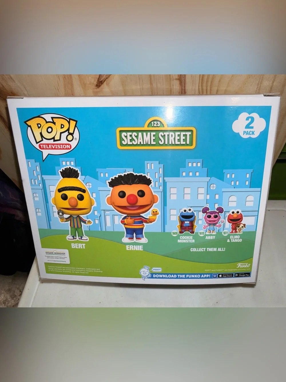 Funko Pop! Bert & Ernie Sesame Street 2-Pack - Yellow, Orange, Blue, Green, Red